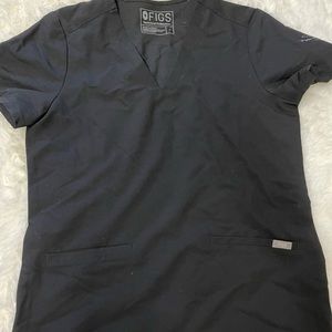 Figs scrubs black casma three pocket top